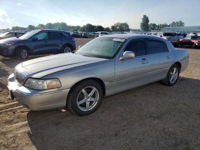  Salvage Lincoln Towncar