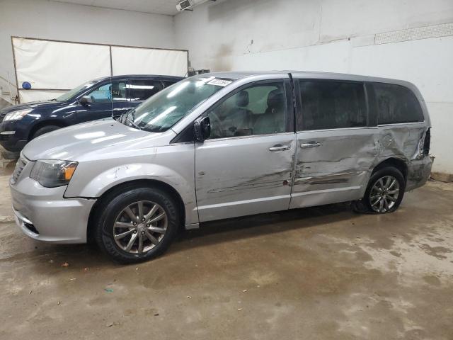  Salvage Chrysler Minivan