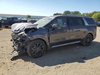  Salvage Kia Carnival