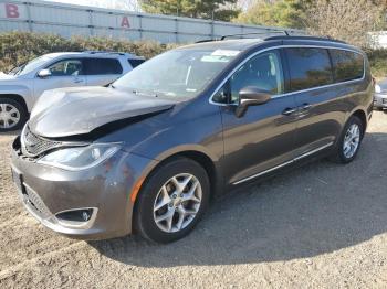  Salvage Chrysler Pacifica