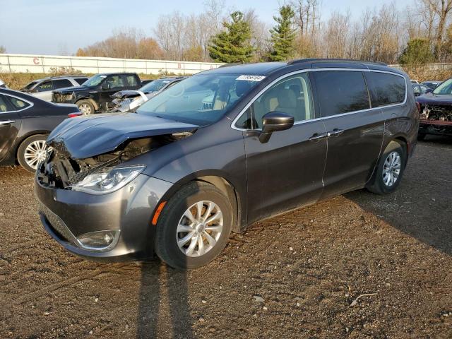  Salvage Chrysler Pacifica