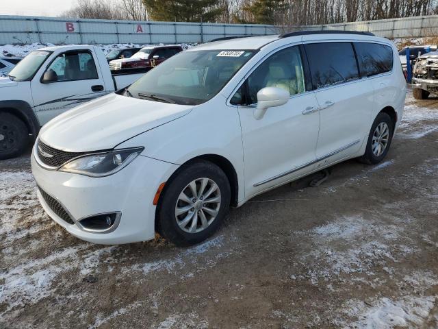  Salvage Chrysler Pacifica