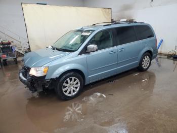  Salvage Chrysler Minivan