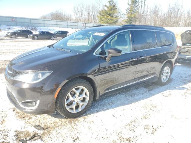  Salvage Chrysler Pacifica