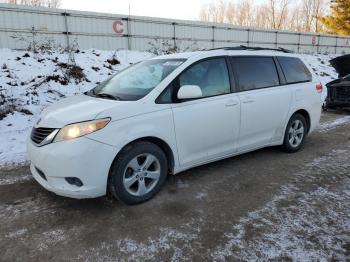  Salvage Toyota Sienna