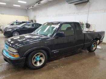  Salvage Chevrolet S-10