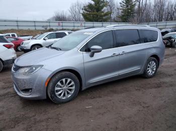  Salvage Chrysler Pacifica