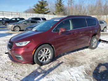  Salvage Chrysler Pacifica