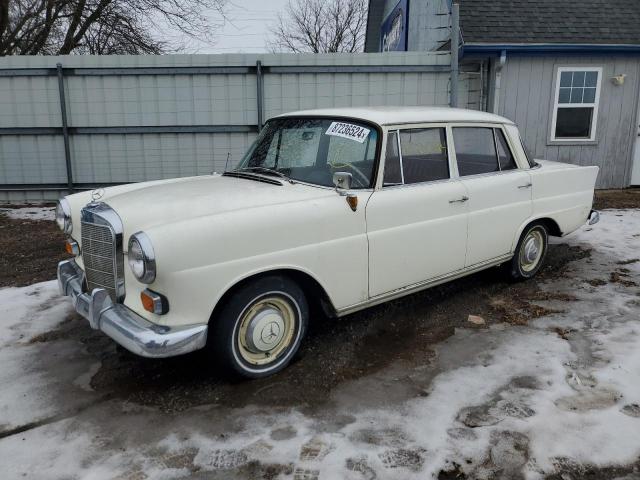  Salvage Mercedes-Benz 190-Class