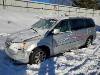  Salvage Chrysler Minivan