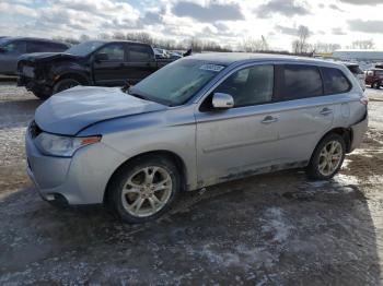  Salvage Mitsubishi Outlander