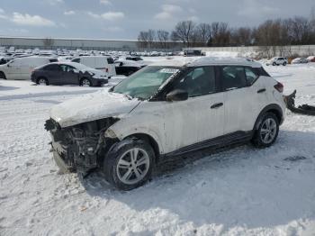  Salvage Nissan Kicks