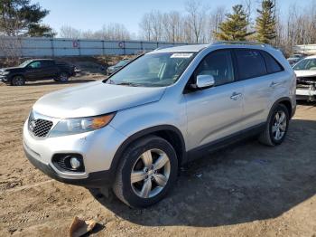  Salvage Kia Sorento