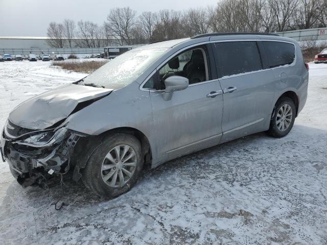  Salvage Chrysler Pacifica