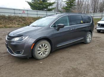  Salvage Chrysler Pacifica