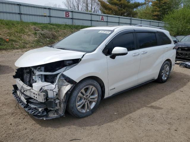  Salvage Toyota Sienna