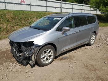  Salvage Chrysler Pacifica