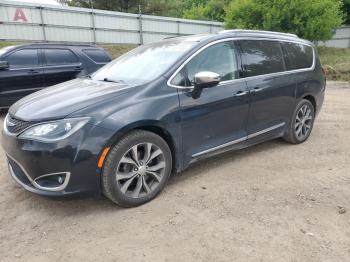  Salvage Chrysler Pacifica