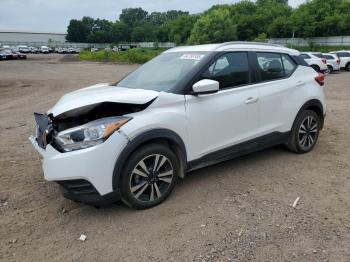  Salvage Nissan Kicks