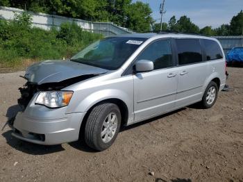  Salvage Chrysler Minivan