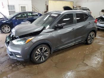  Salvage Nissan Kicks
