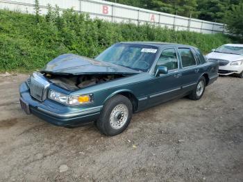  Salvage Lincoln Towncar