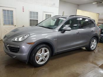  Salvage Porsche Cayenne