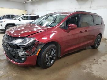  Salvage Chrysler Pacifica