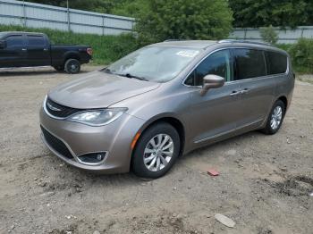  Salvage Chrysler Pacifica