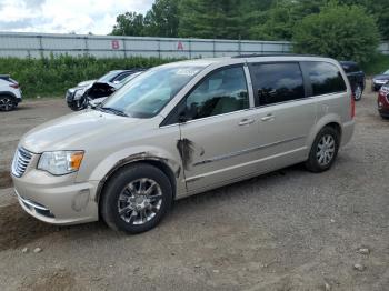  Salvage Chrysler Minivan