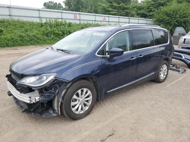  Salvage Chrysler Pacifica