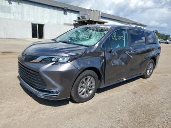  Salvage Toyota Sienna