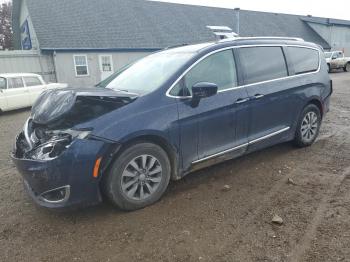  Salvage Chrysler Pacifica