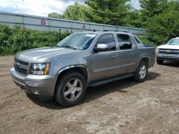  Salvage Chevrolet Avalanche