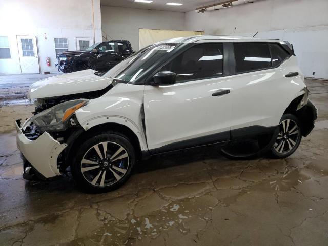  Salvage Nissan Kicks