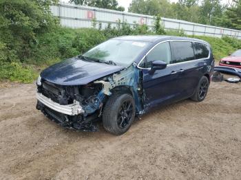  Salvage Chrysler Pacifica