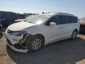  Salvage Chrysler Pacifica