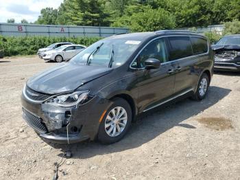  Salvage Chrysler Pacifica