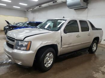  Salvage Chevrolet Avalanche
