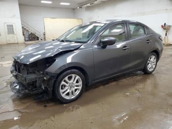  Salvage Toyota Yaris