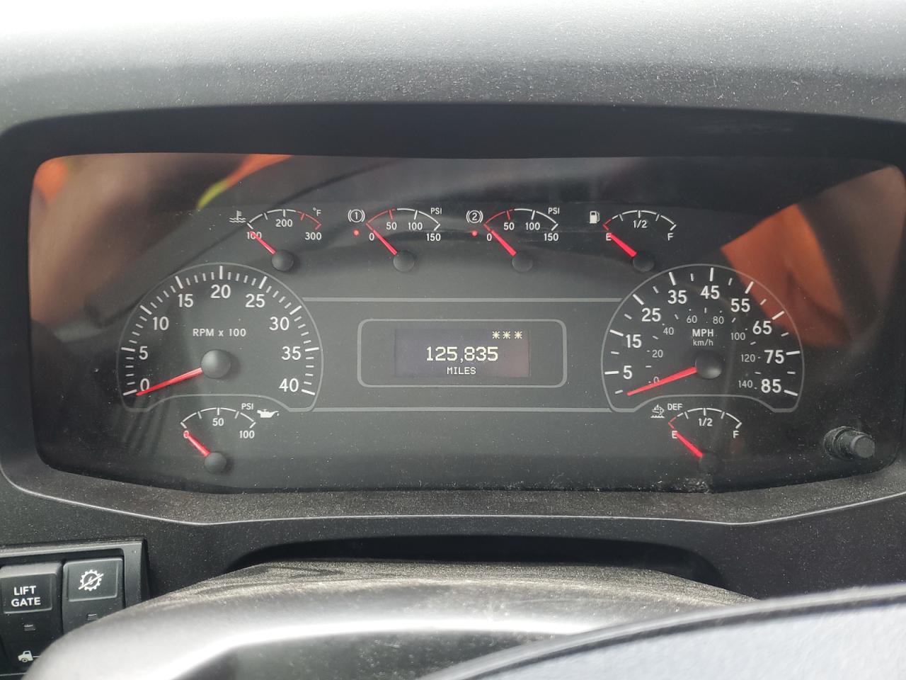 International Mv607 Image 8