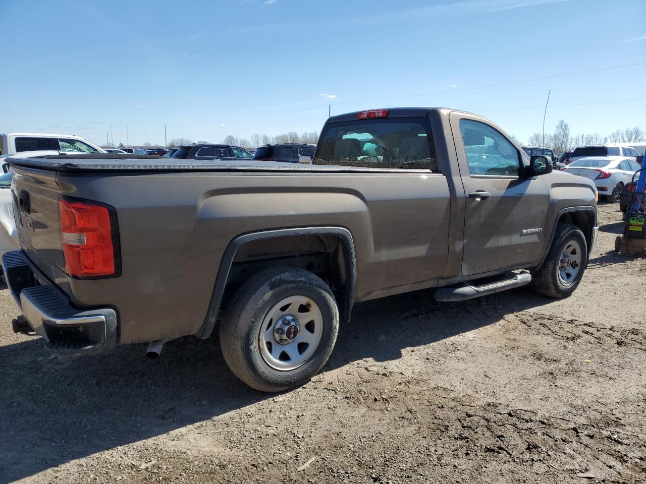 GMC Sierra C1500 Image 2
