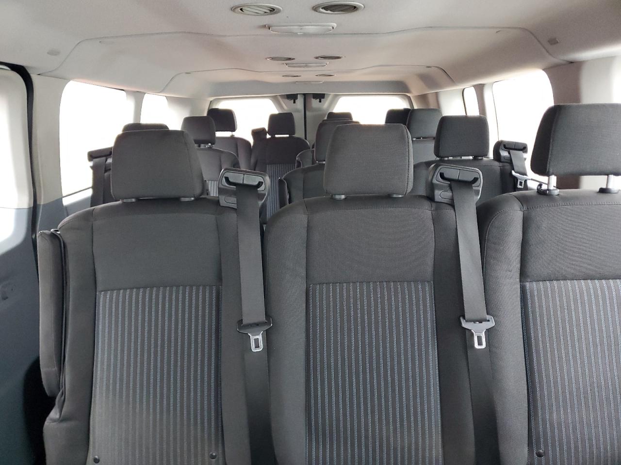 Ford Transit T-350 Image 8