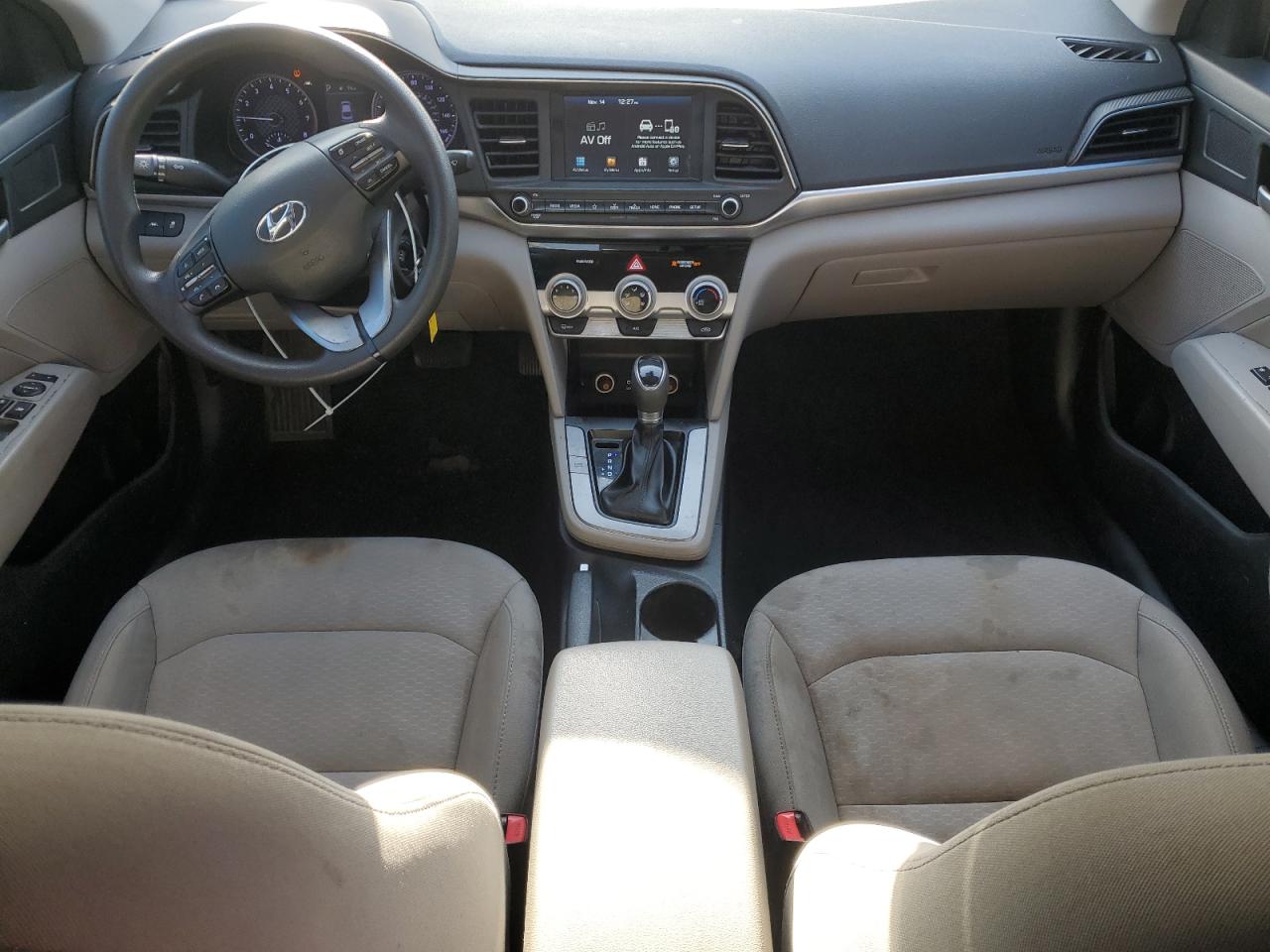 Hyundai ELANTRA Sel Image 12