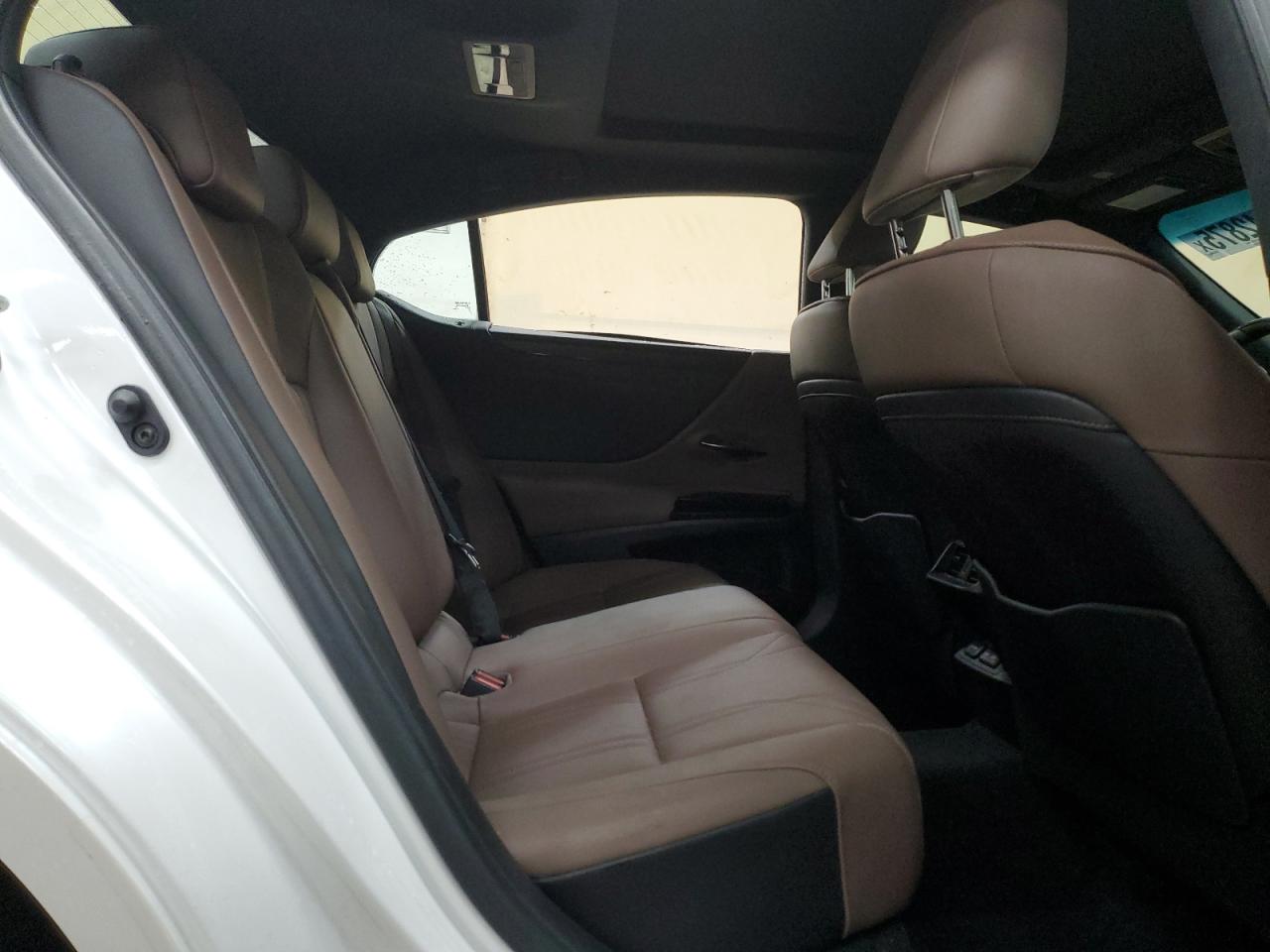 Lexus Es 350 Base Image 10