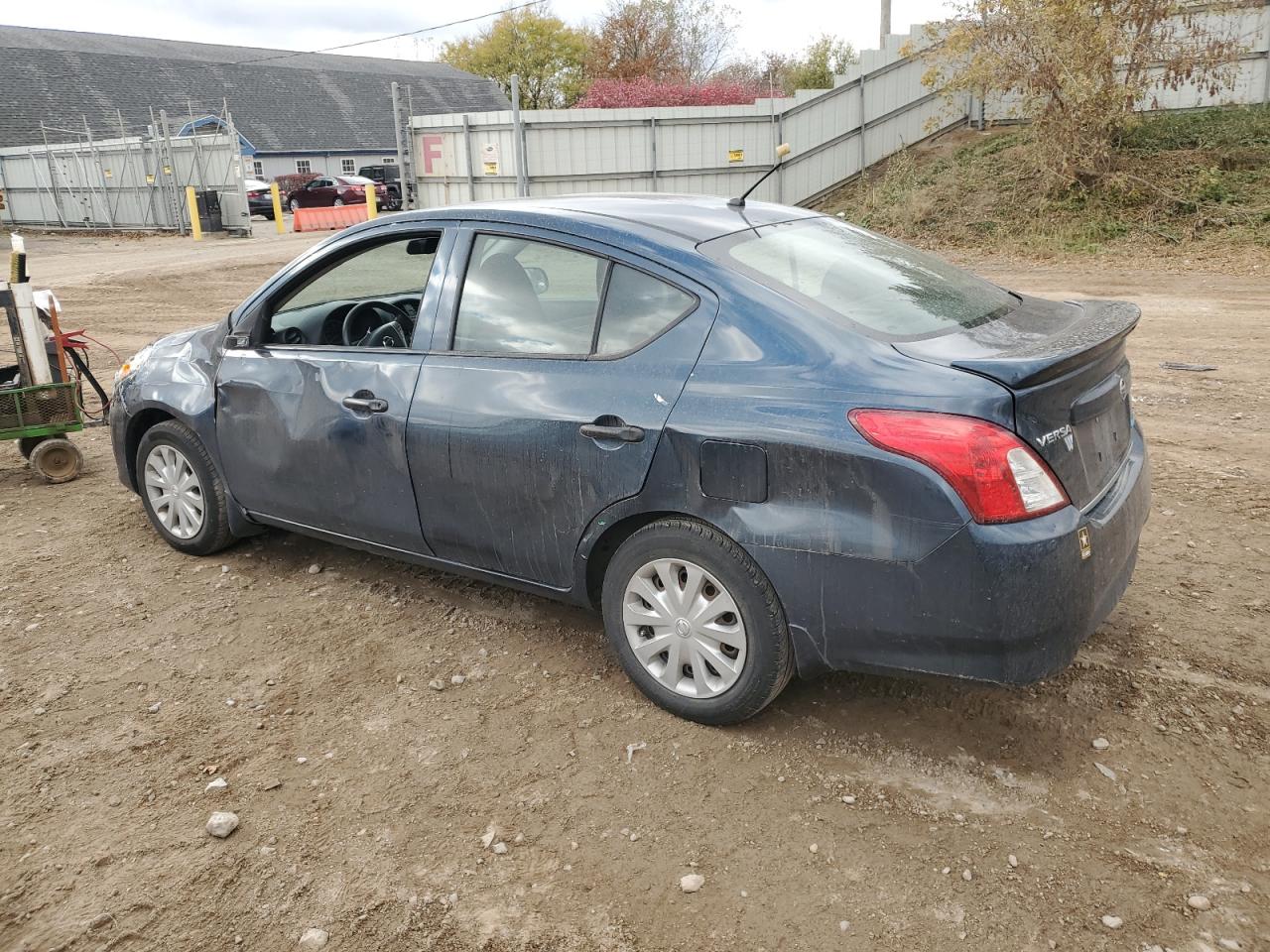 Nissan Versa S Image 8