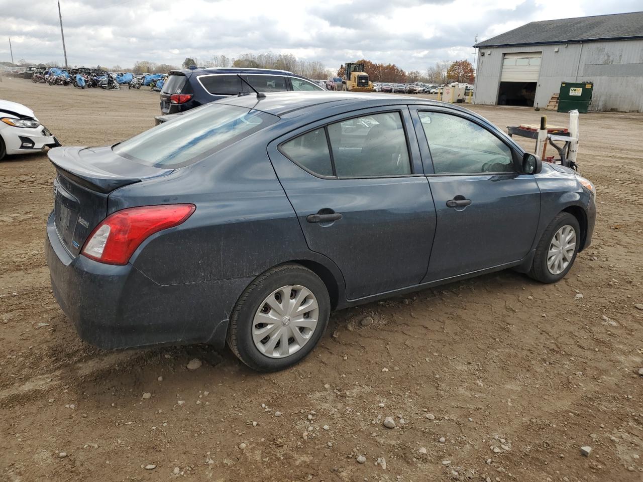 Nissan Versa S Image 3