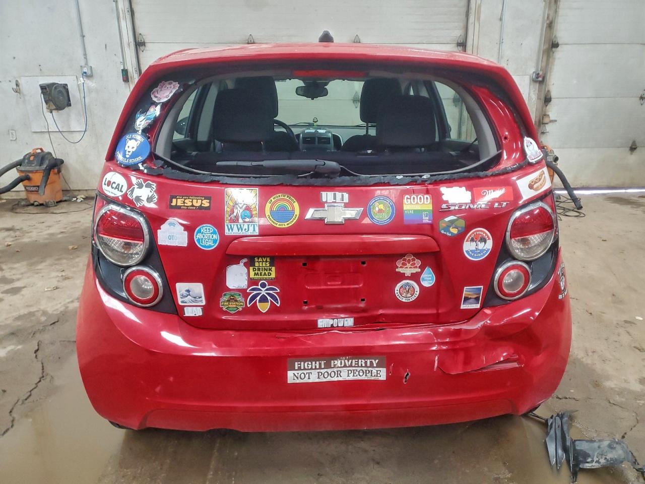 Chevrolet Sonic Lt Image 3