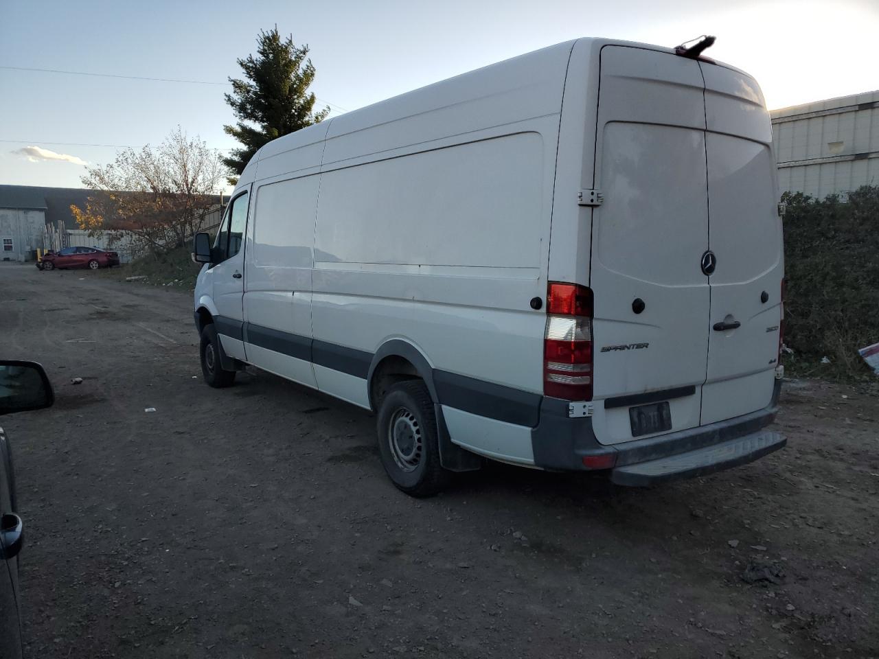 Mercedes-Benz Sprinter 2500 Image 13