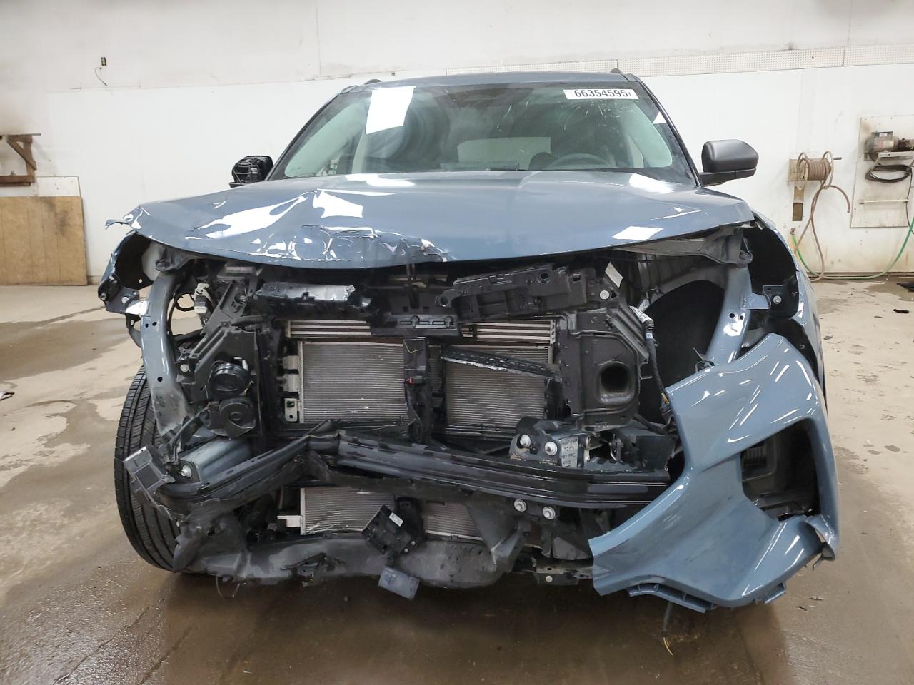 Ford Explorer Active Image 10